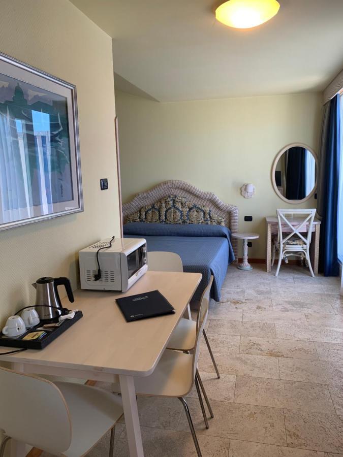 Hotel Marina Uno Lignano Sabbiadoro Ngoại thất bức ảnh