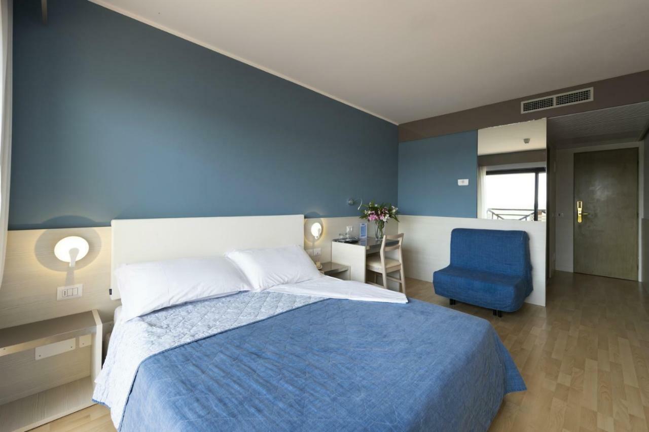 Hotel Marina Uno Lignano Sabbiadoro Ngoại thất bức ảnh